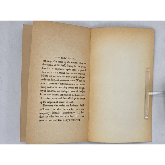 Gift from the Sea by Anne Morrow Lindbergh - Vintage Books 1955 - Picture 11 of 11